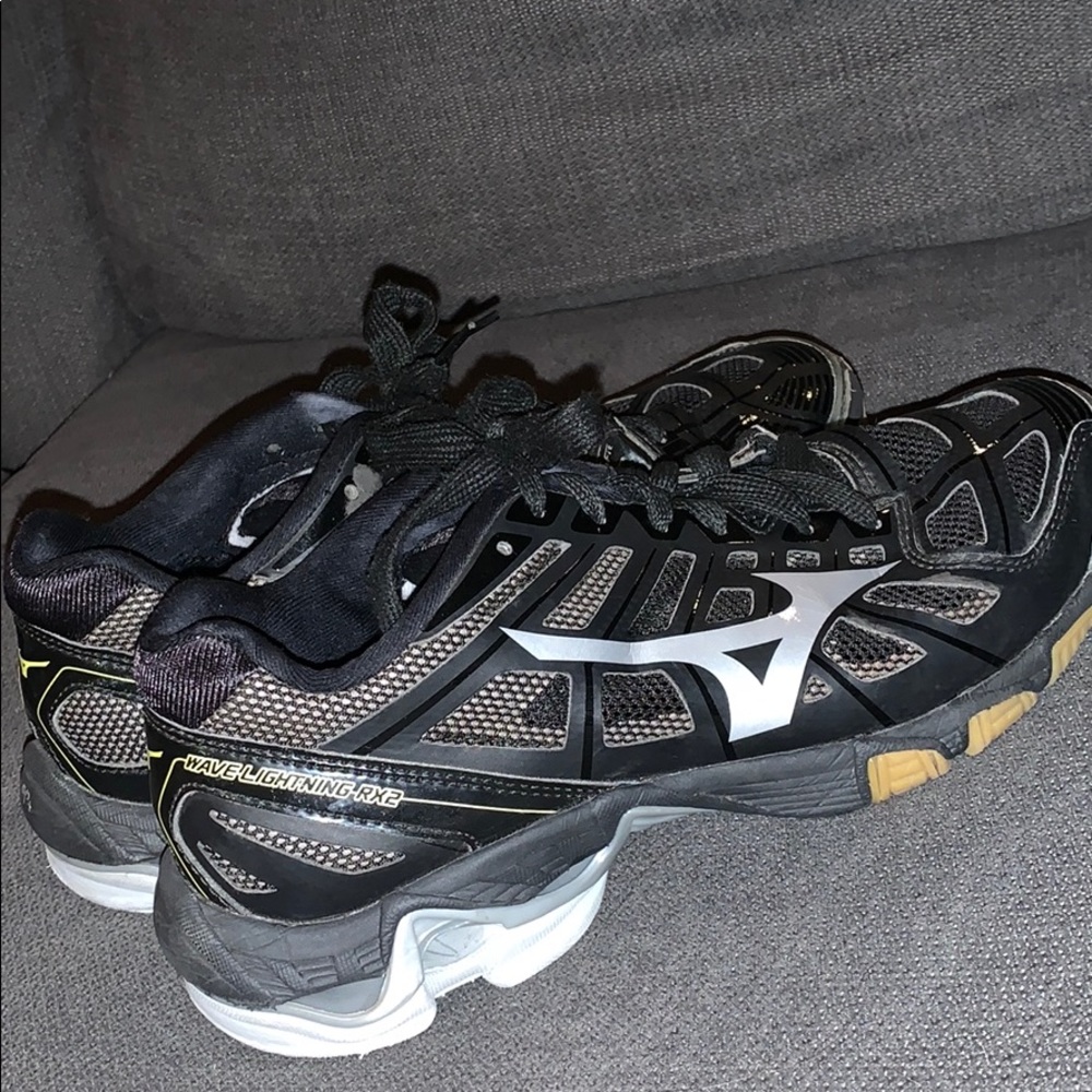 Mizuno Wave Lightning RX2 volleyball shoes